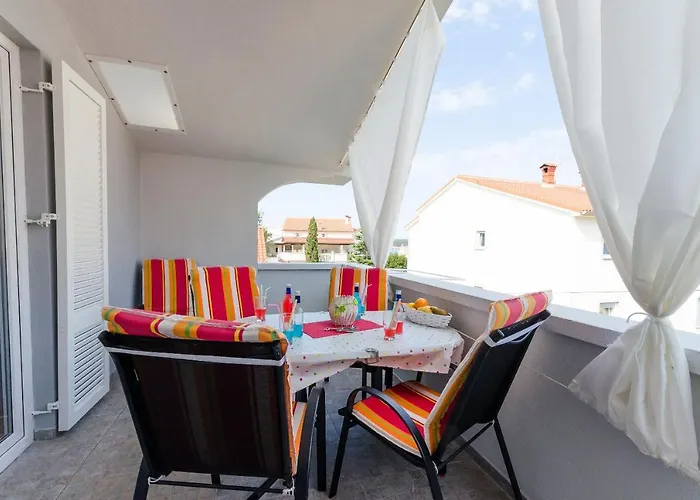 Damir アパート Banjol