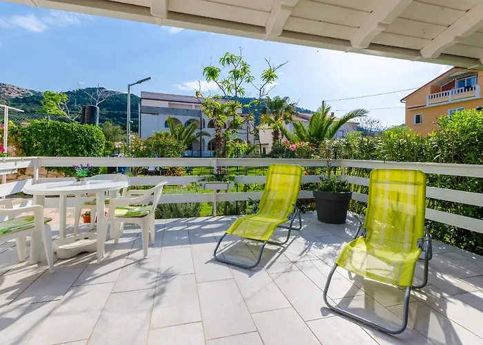 Damir Apartment Banjol
